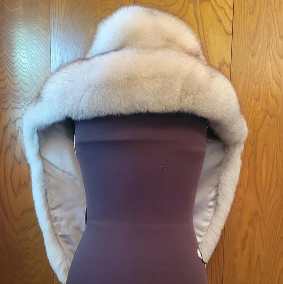 Saga FOX Fur Stole With tails